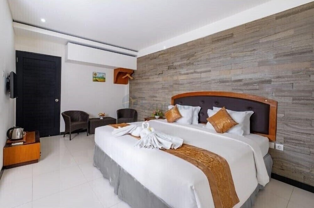 The Kanjeng Suites Kuta Galeria - Bali 26/56