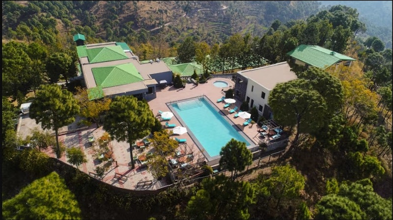 SURYA VILAS LUXURY SPA & RESORT 20/25