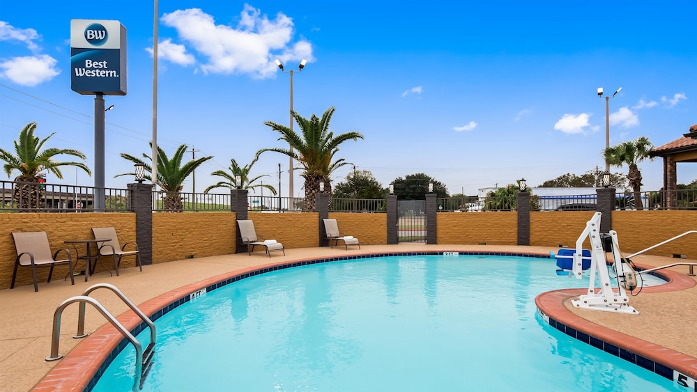 Best Western Executive Inn El Campo 3/32
