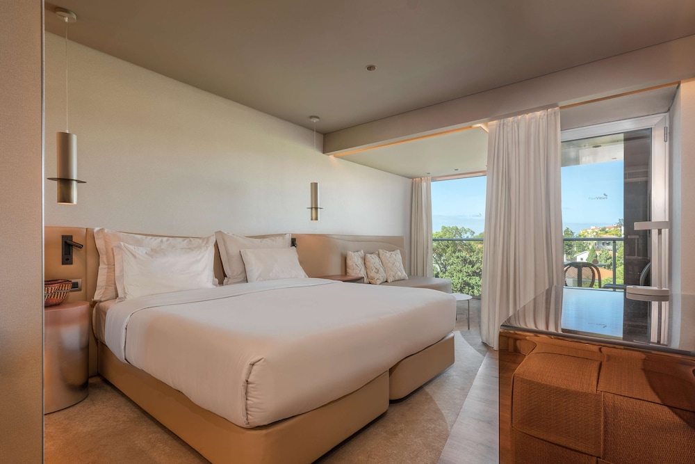 Deluxe, Double Bed, Mountain View