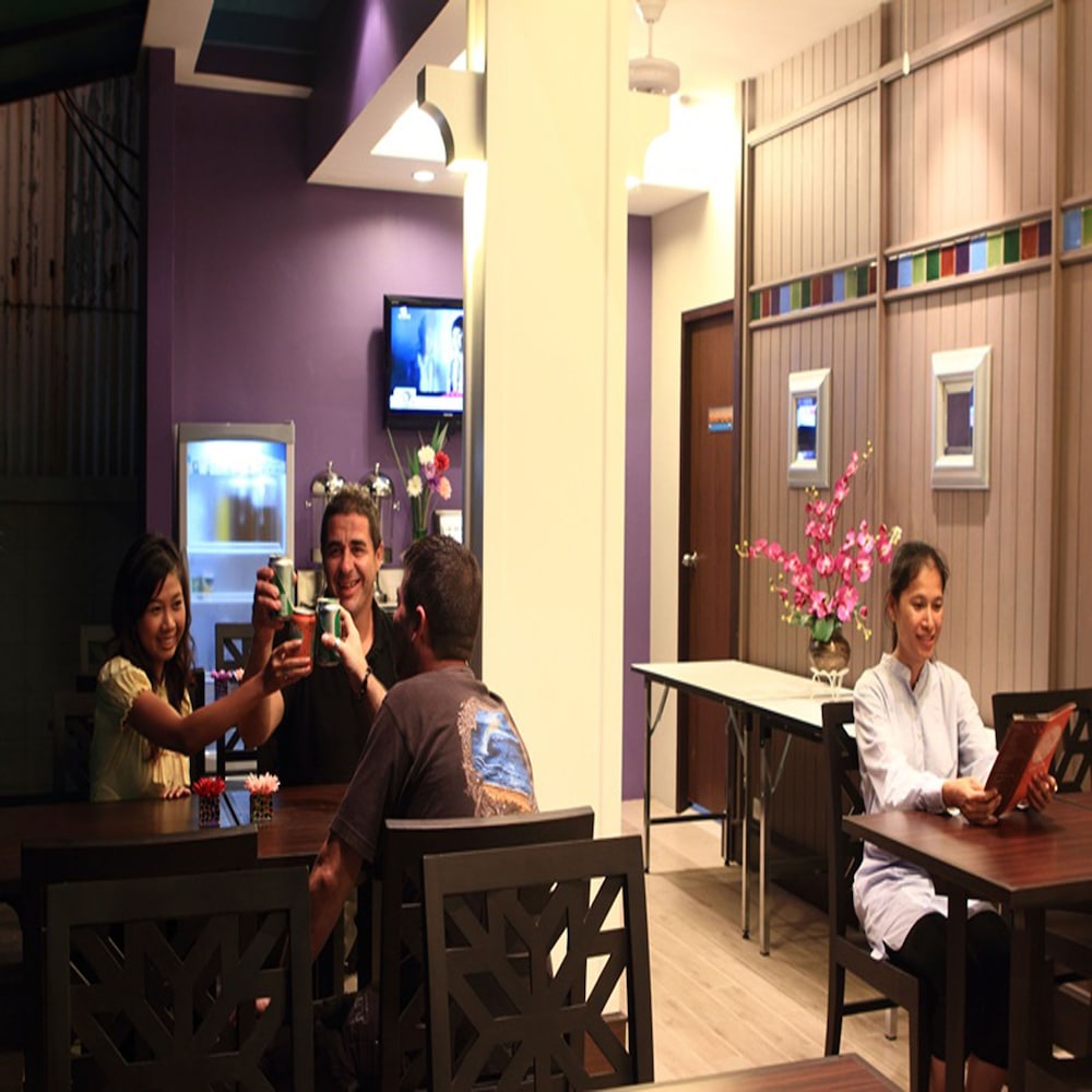 Sawasdee Hotel At Sukhumvit Soi 8 38/48