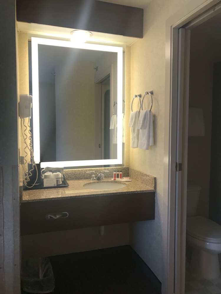 Baymont By Wyndham Flat Rock 43/49