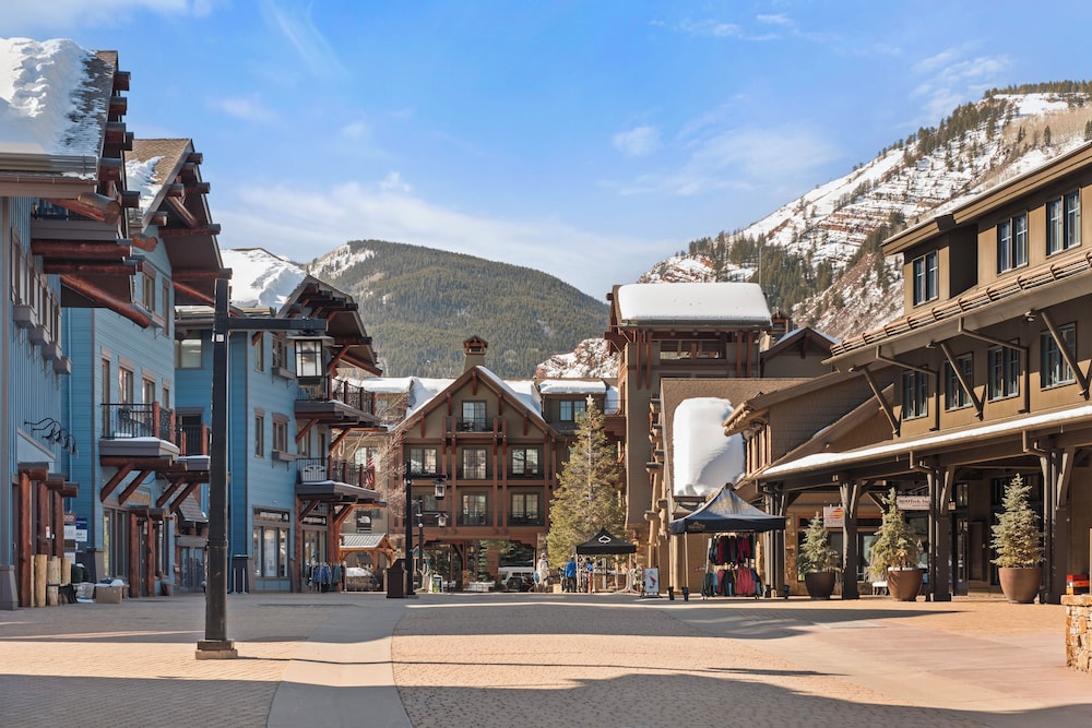 Ritz-Carlton Club, Aspen Highlands by Frias 45/50