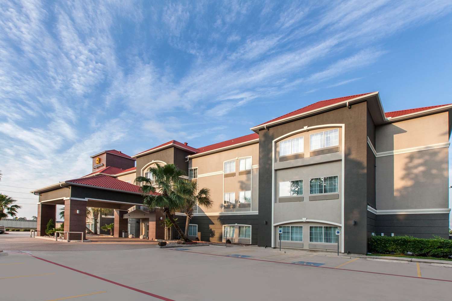 La Quinta Inn & Suites by Wyndham Houston New Caney 4/35
