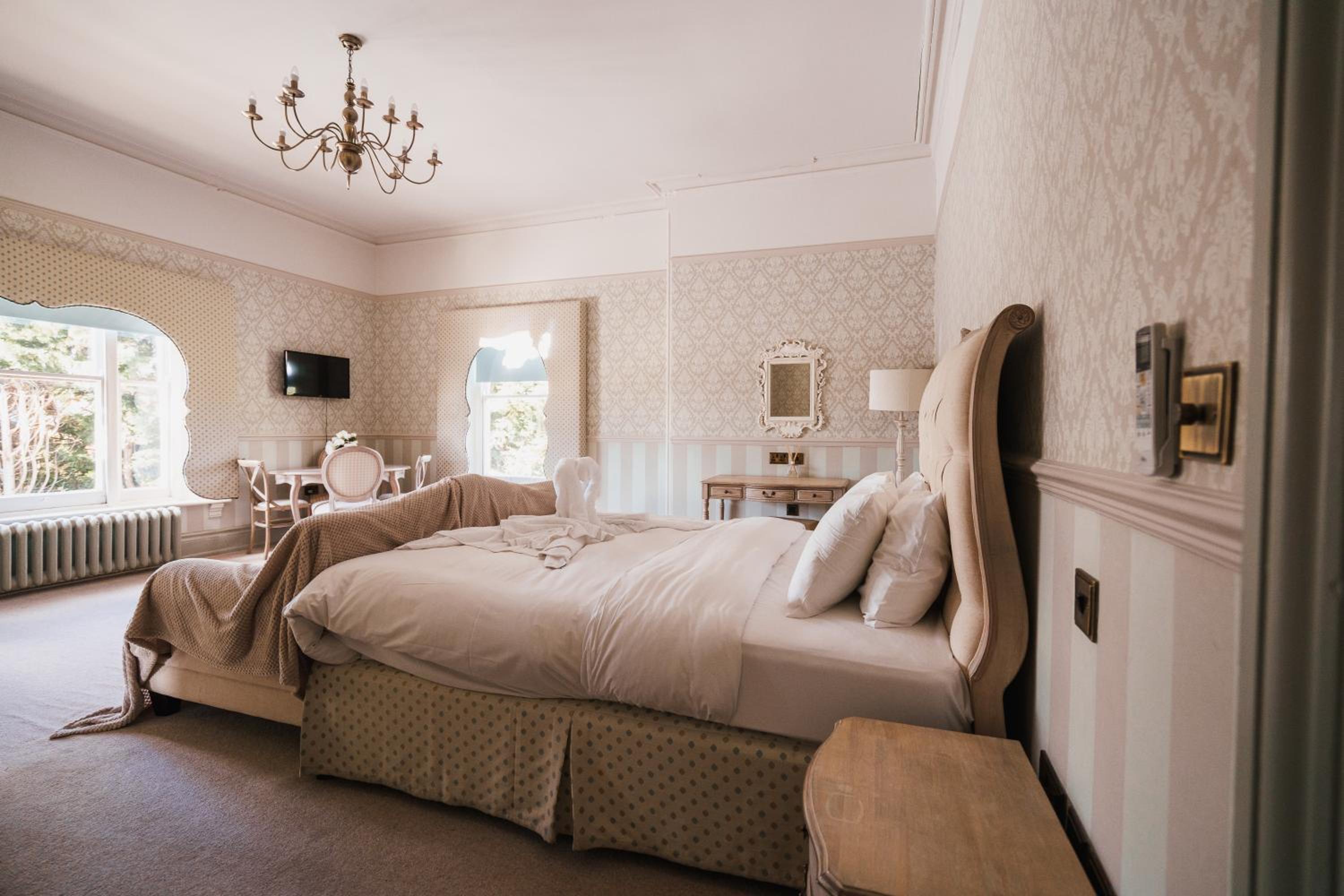 Bridal, Suite