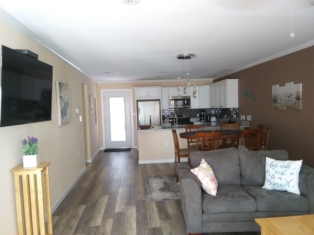 Executive Keys Condominiums on the Beach 41/66