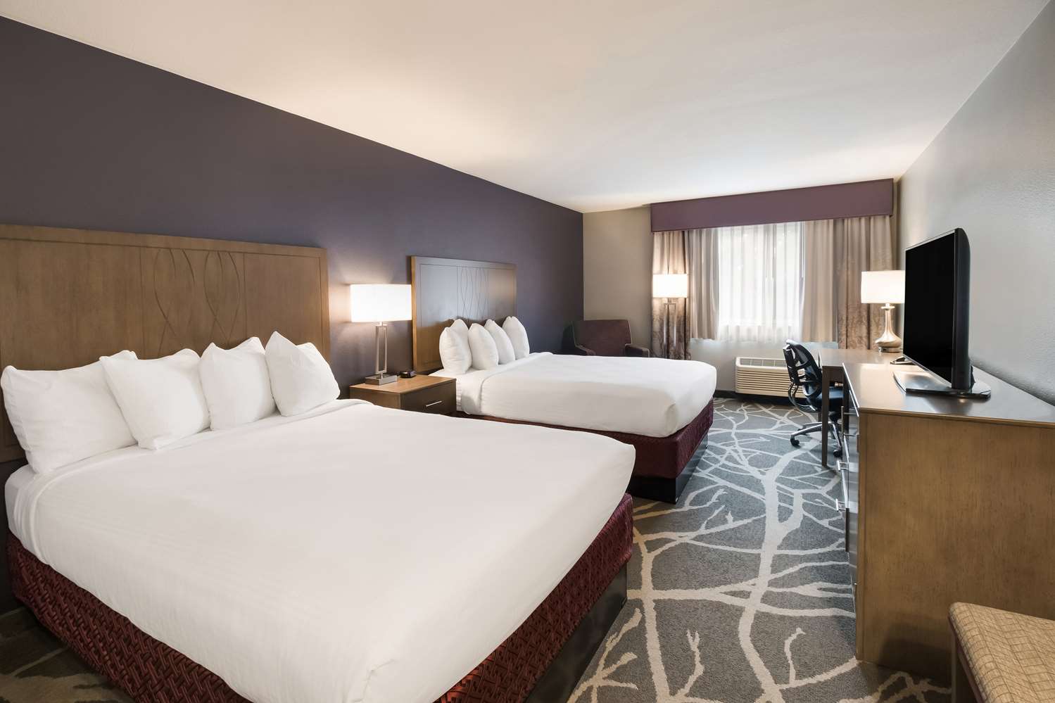 غرفة بسريرين كوين، Best Western Mcminnville Inn 2/4