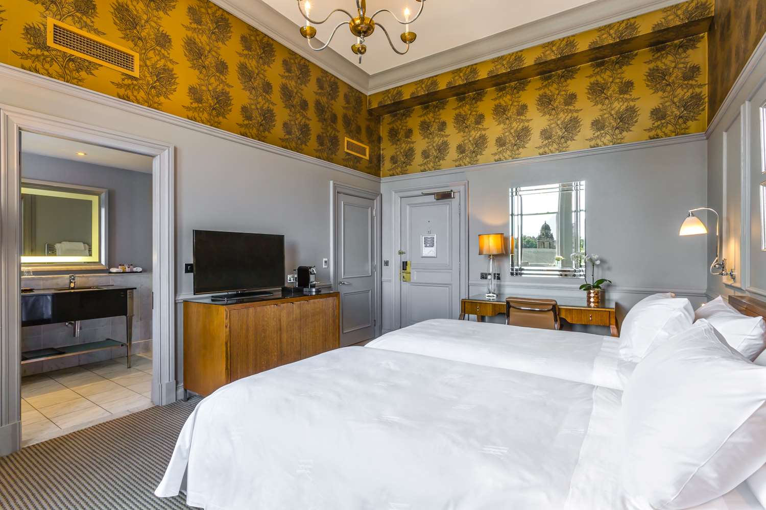 Premier, Twin Beds, Castle View