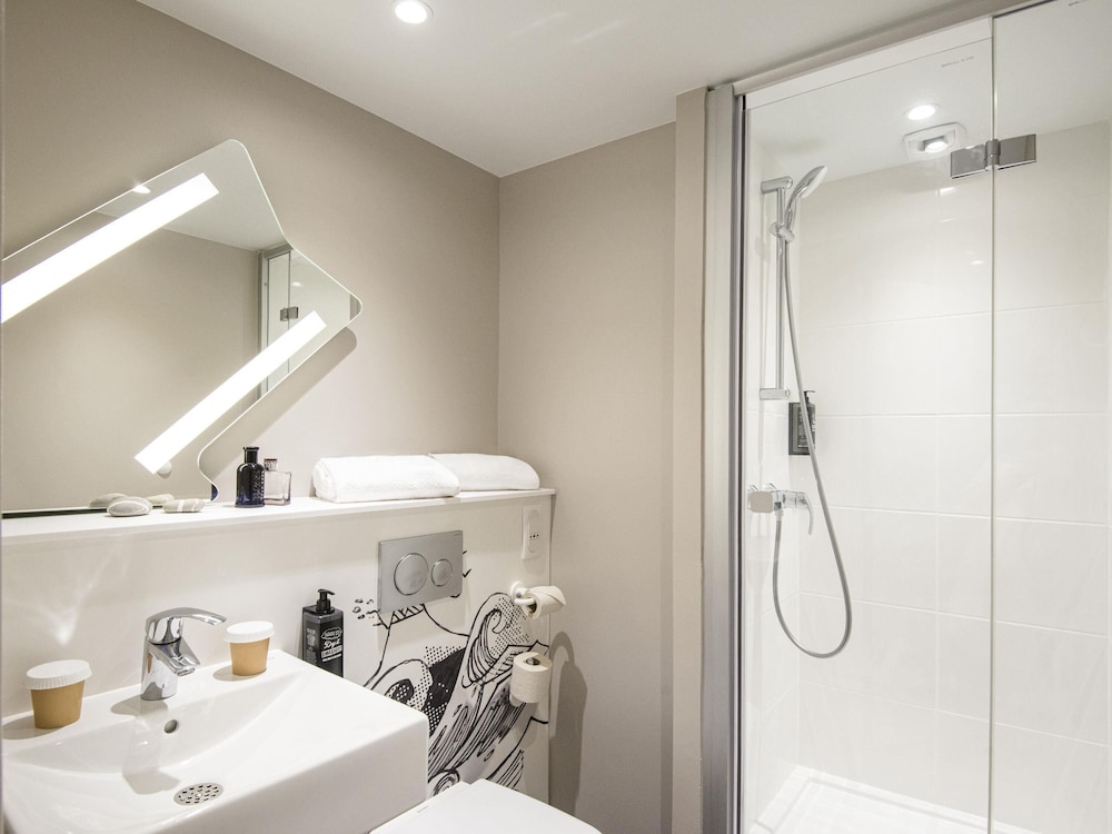 IBIS BUDGET NICE CALIFORNIE LENVAL 78/78