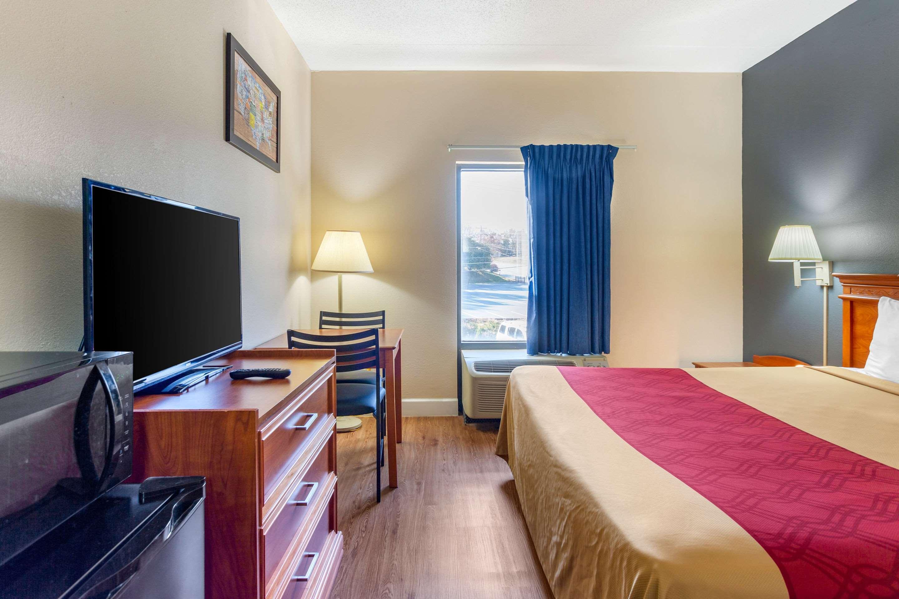 Econo Lodge Lookout Mountain 32/63