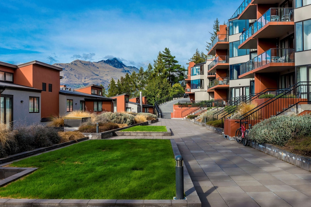 Avani Queenstown Hotel 1/56