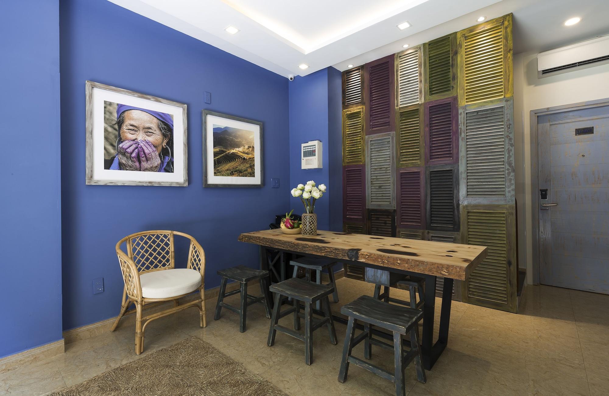 Urban Lodge Hotel - Hostel 71/75
