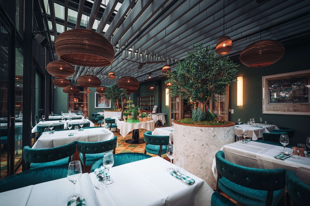 restaurant cafeteria