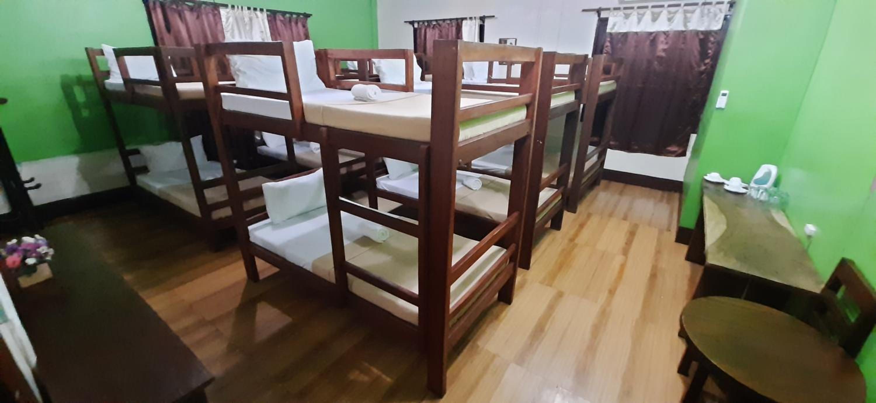 Zen Rooms Calle Crisologo Vigan 34/50