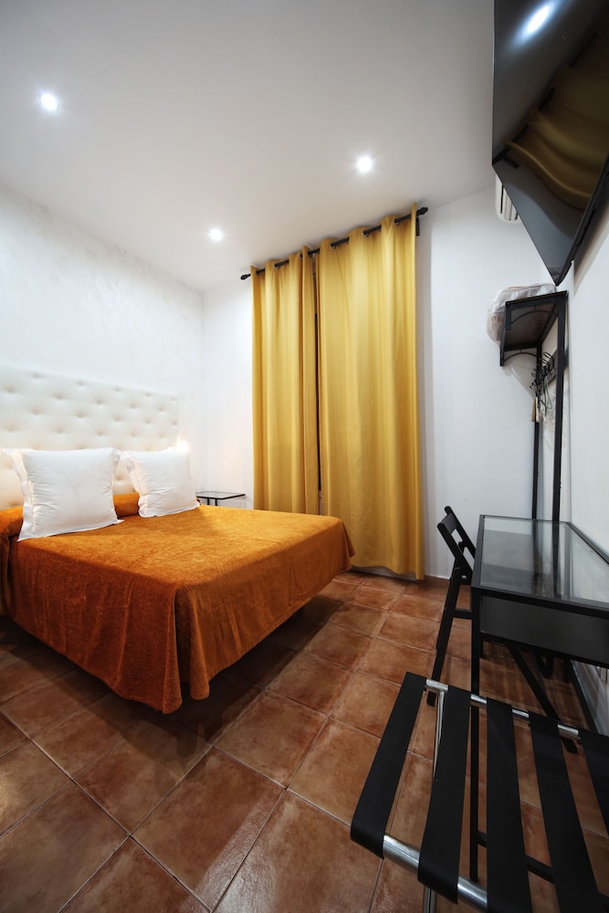 Hostal Las Fuentes 18/66