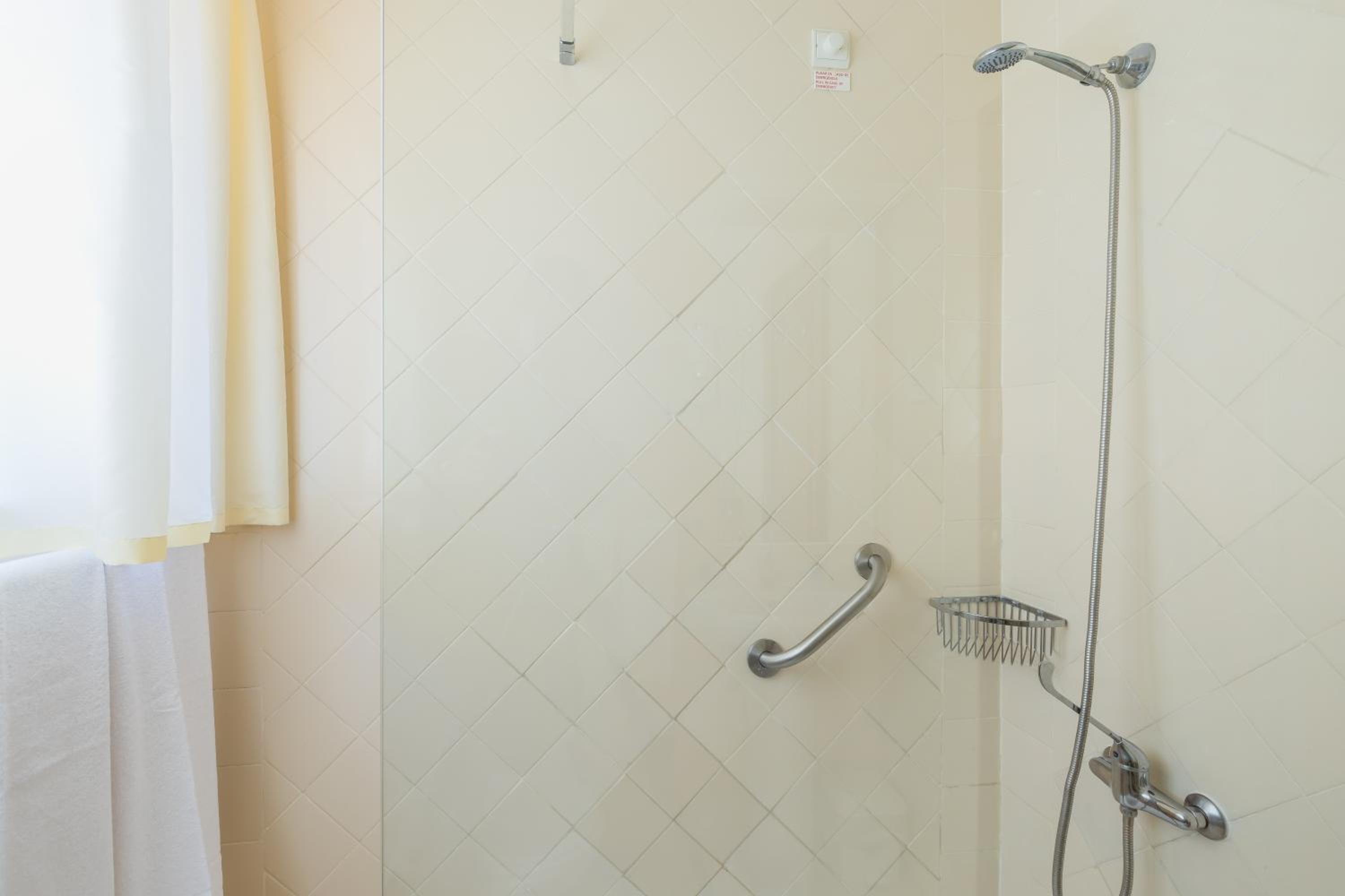 HOTEL RESIDENCIAL COLIBRI 25/50