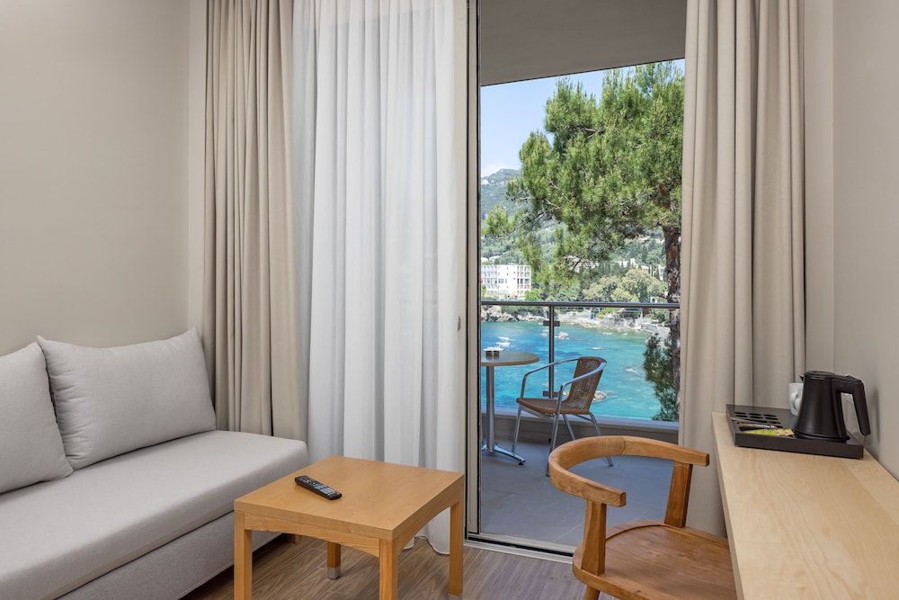 Akrotiri Beach - Adults Only 39/68