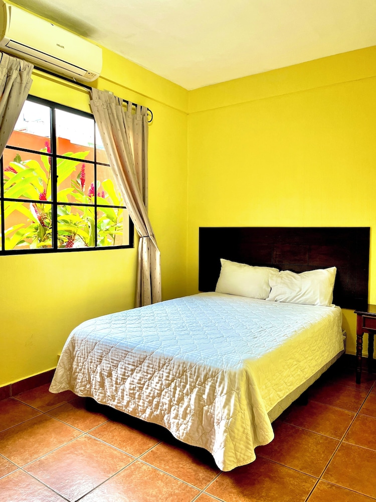 VILLA TERRA HOTEL 20/50