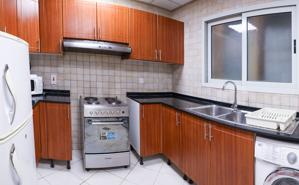 Wescott Plaza Hotel Apartments L.L.C 46/59
