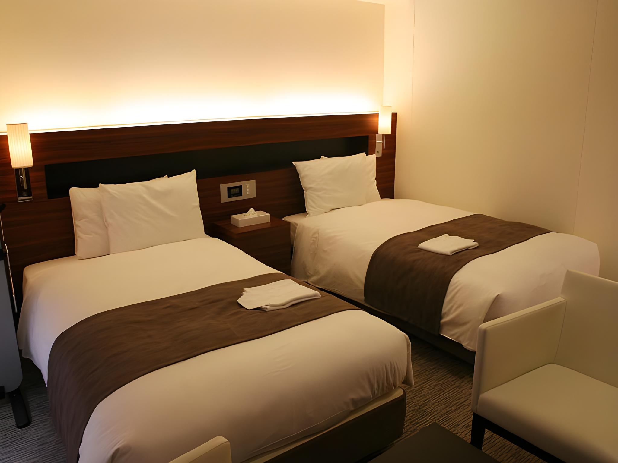 Deluxe, Twin Beds, Partial View