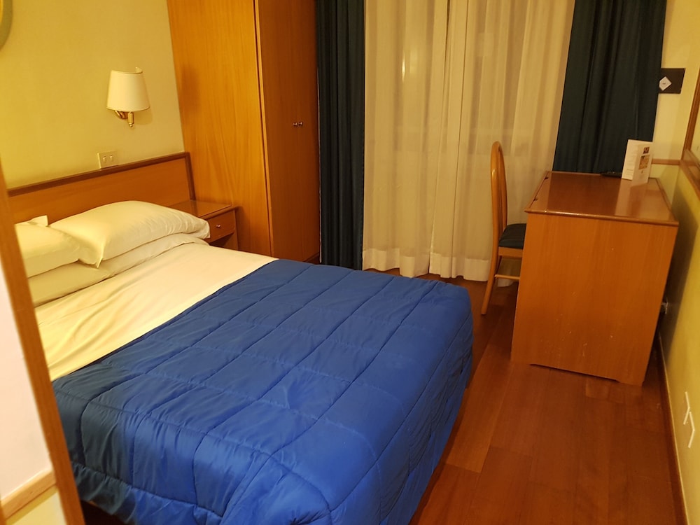 ECONOMY, DOUBLE BED