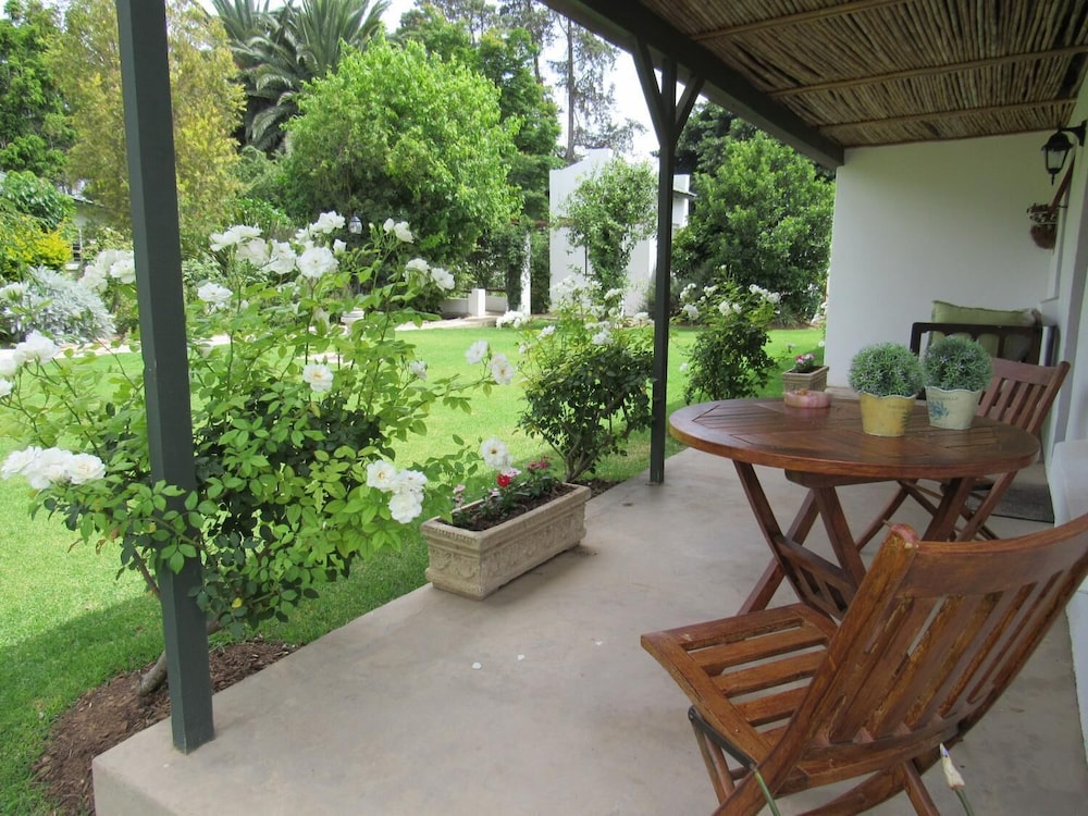 Happy Lands Self Catering/B&B 32/48