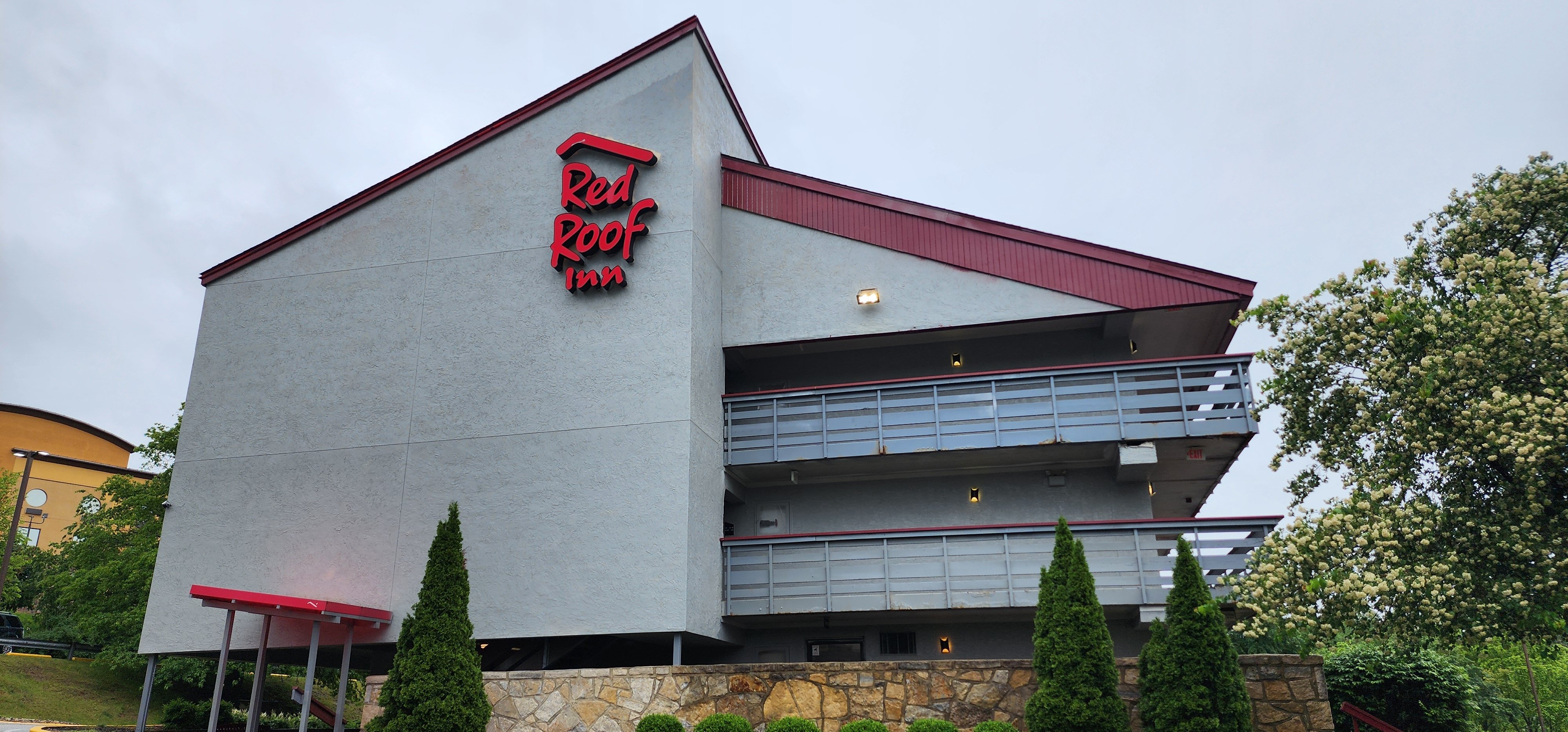 Red Roof PLUS Pittsburgh East - Monroeville 2/28