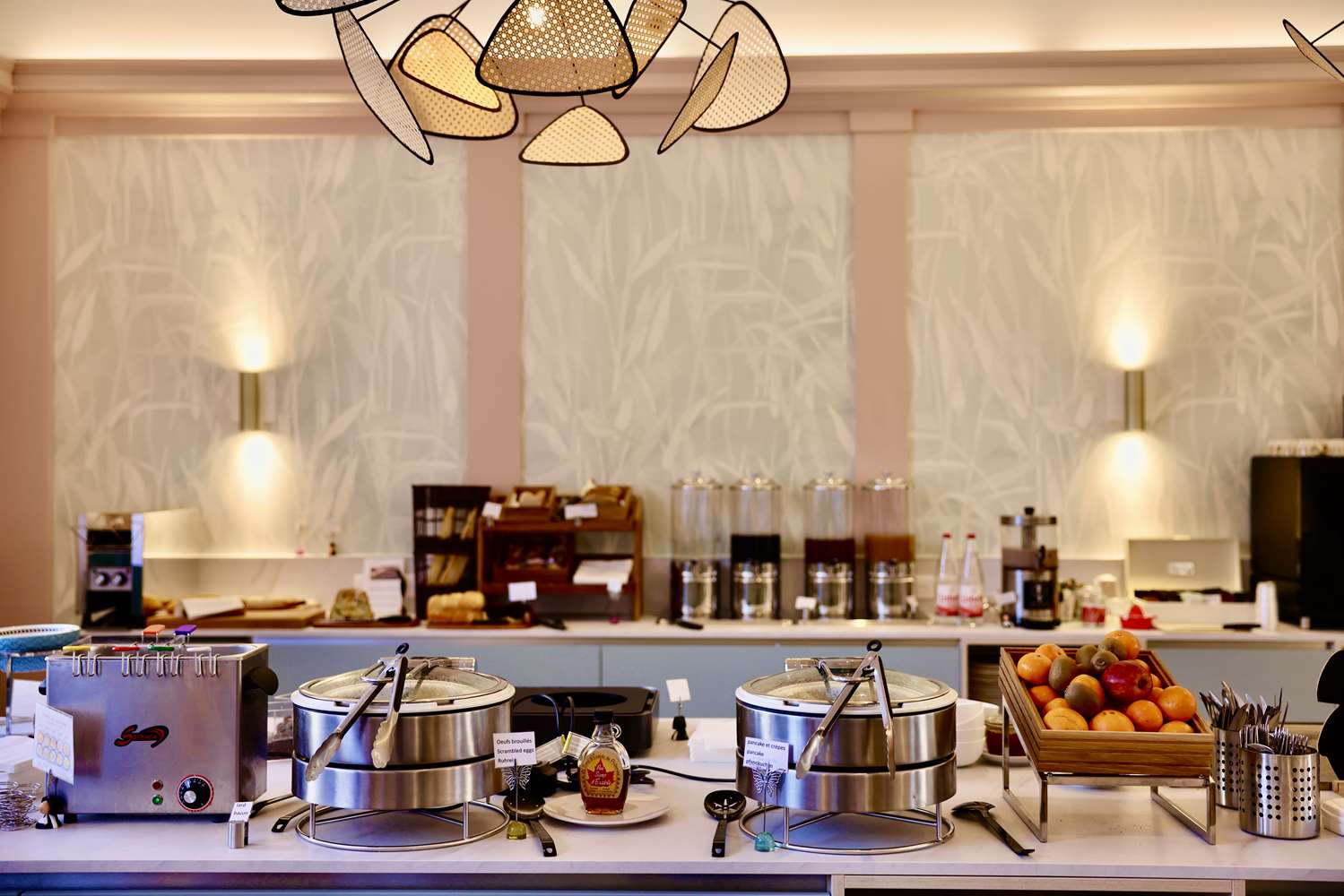 restaurant cafeteria