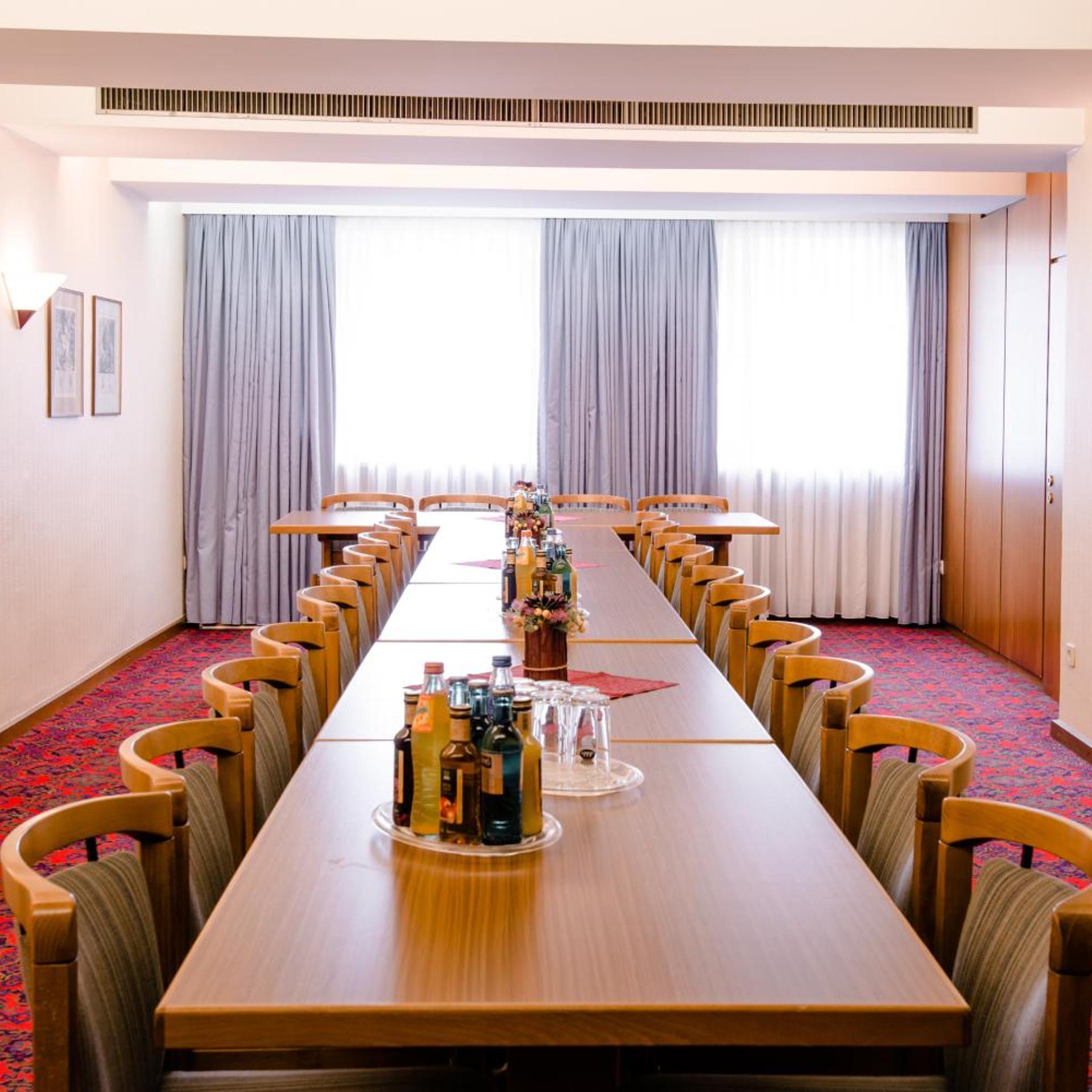 Goldener Hirsch Hotel 48/50