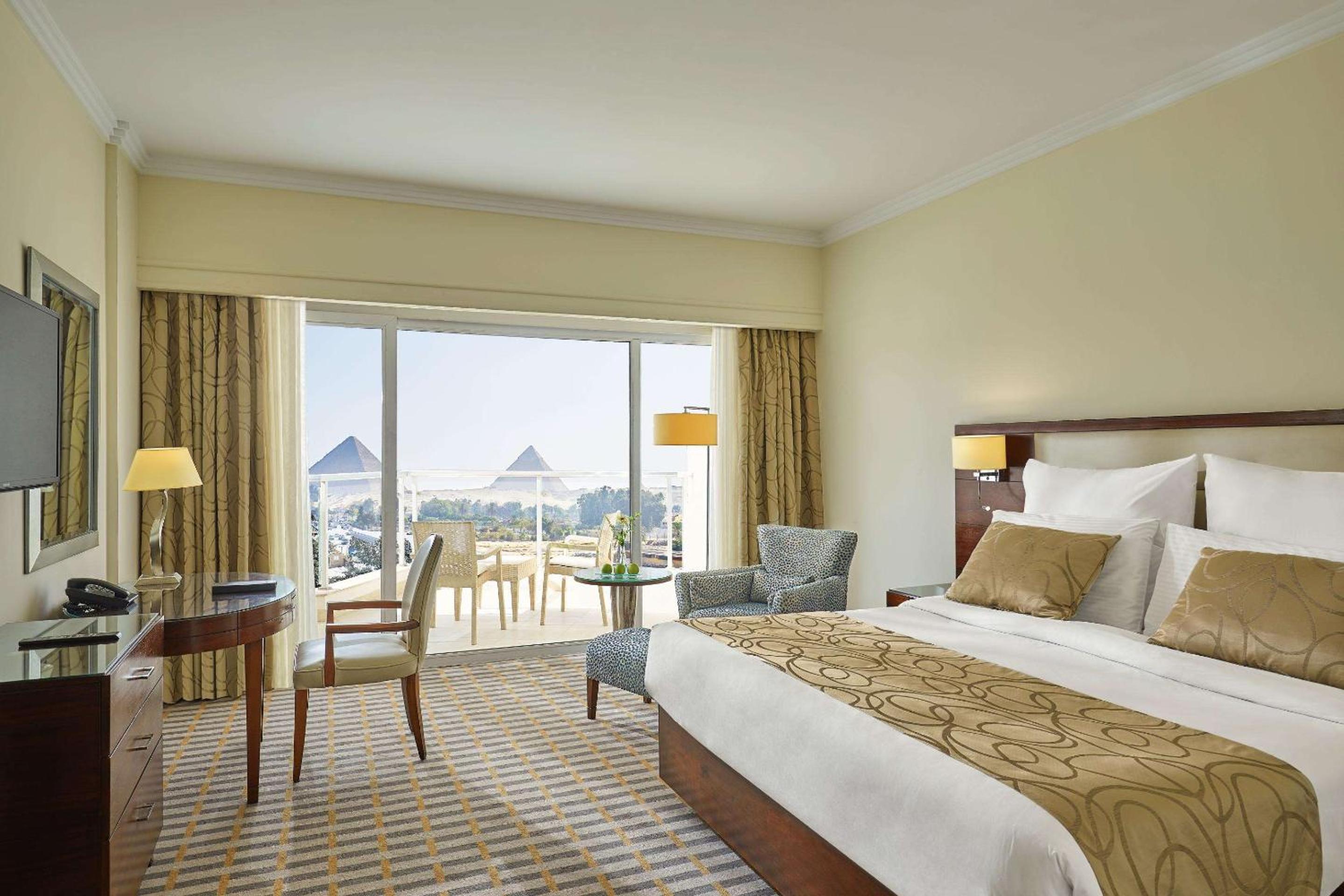 Deluxe, Suite, Pyramids View