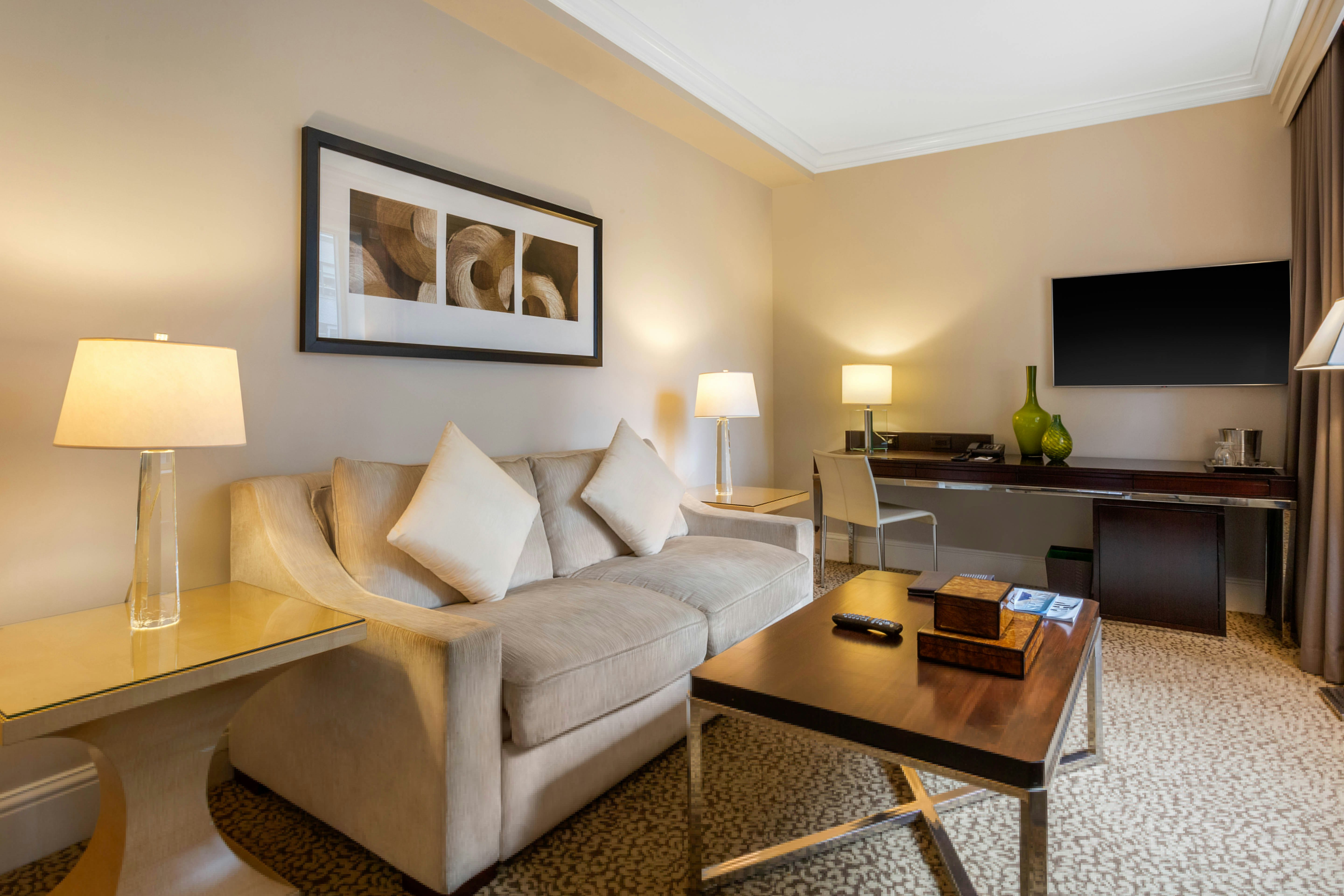 OMNI BERKSHIRE PLACE 45/62