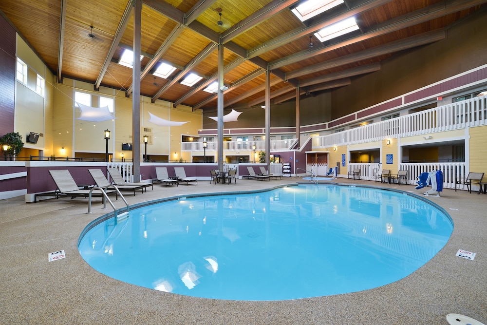 Best Western Plus Steeplegate Inn 6/51