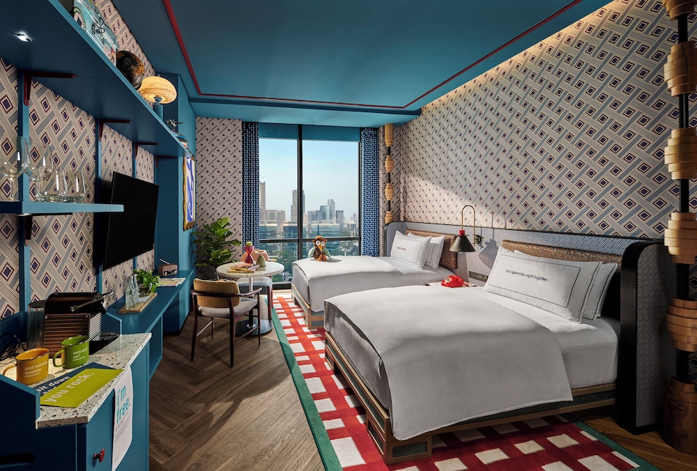 MEDIUM, TWIN BEDS