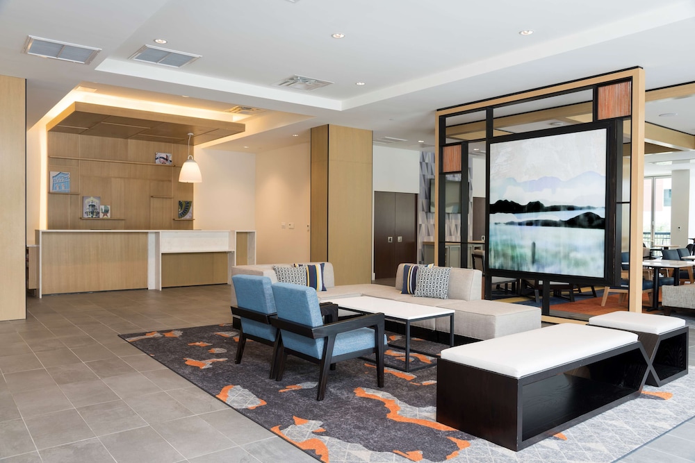 Hyatt House Austin Downtown 52/68