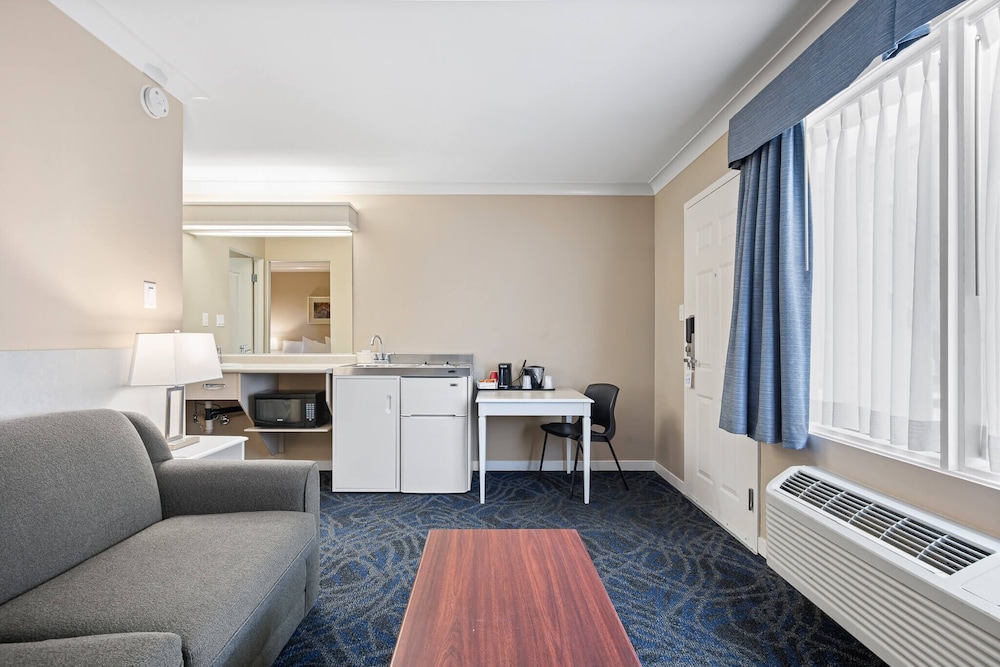 Glenwood Inn & Suites 36/50