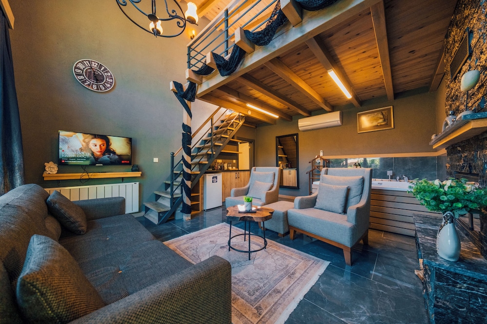 Antik River House 29/48