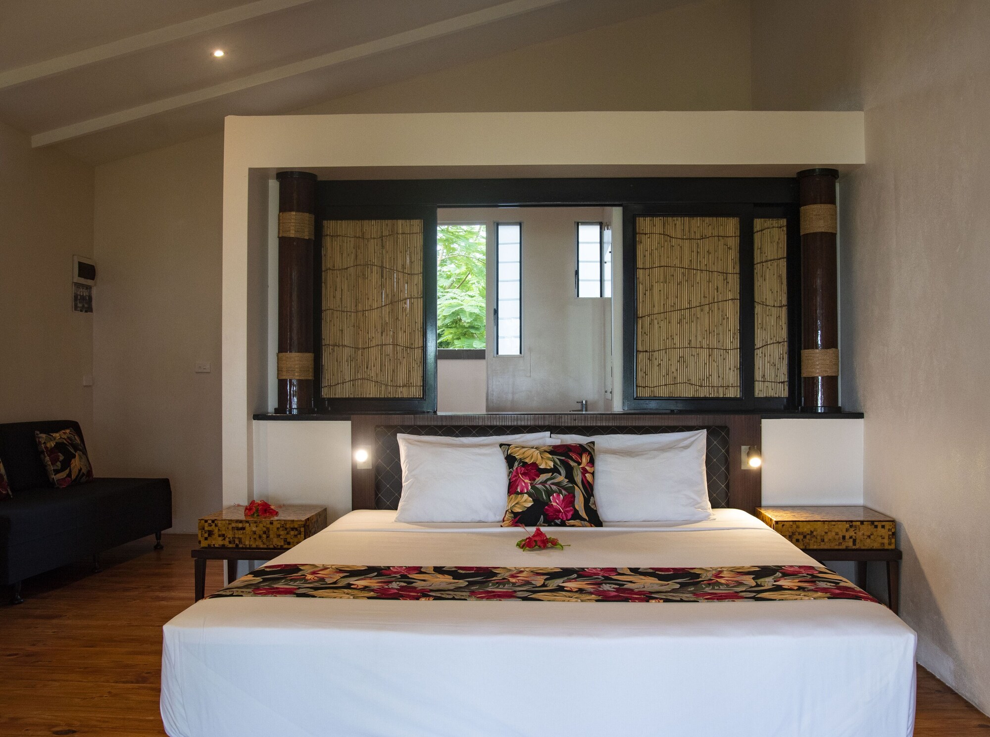 Bure, King and Twin Beds, Beach Front