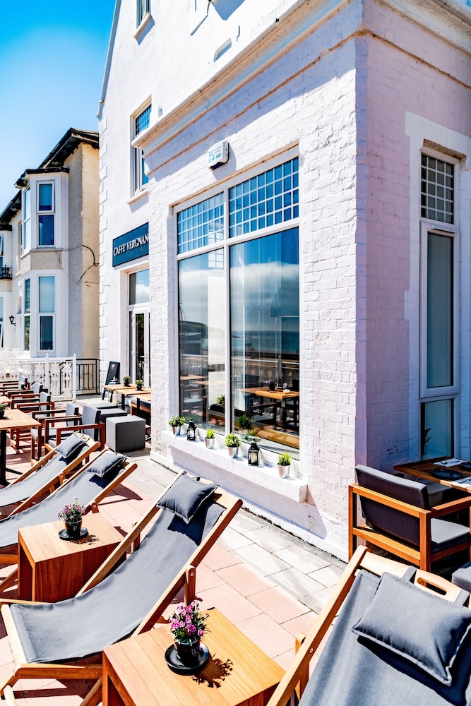 The Strand Hotel 22/50