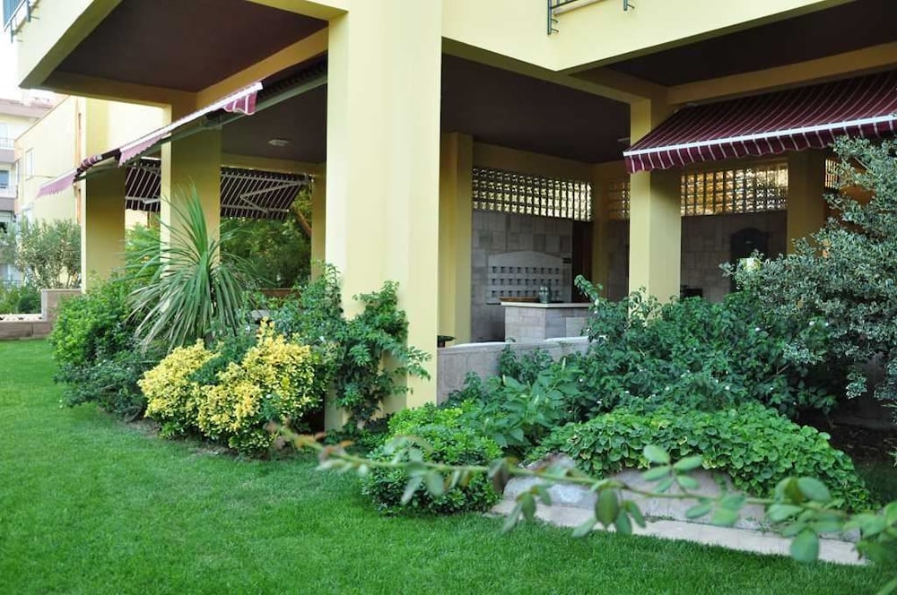 Palm Court Suites 43/48