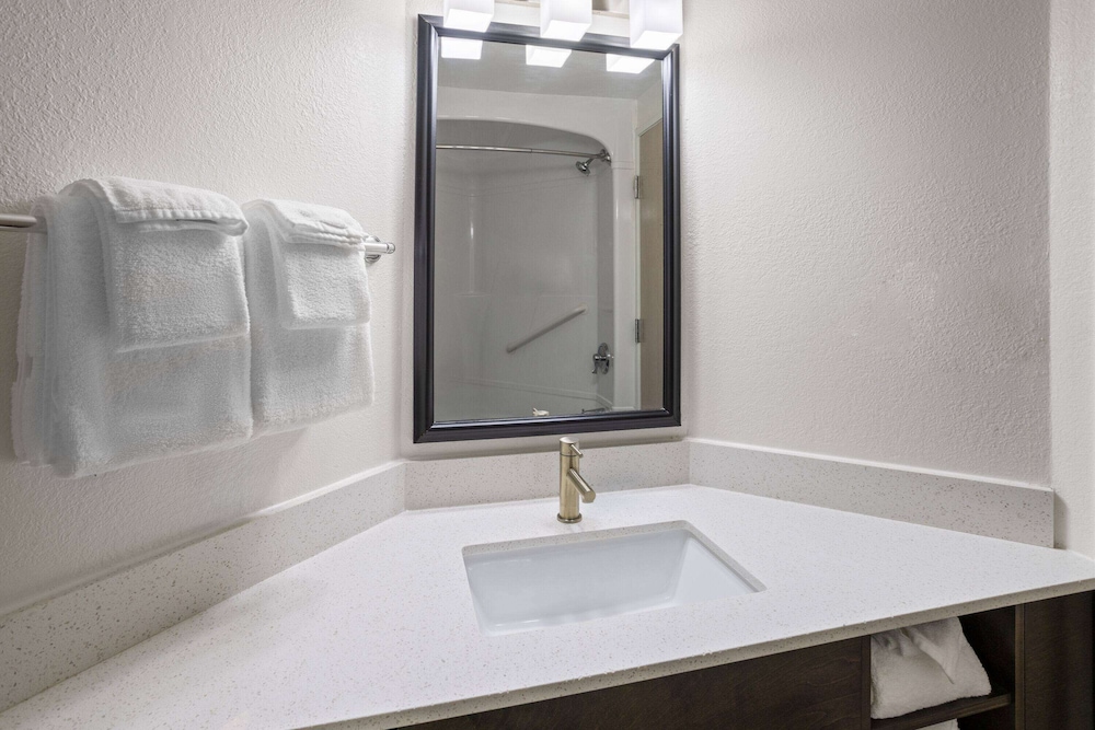 Days Inn by Wyndham Penn State 49/50