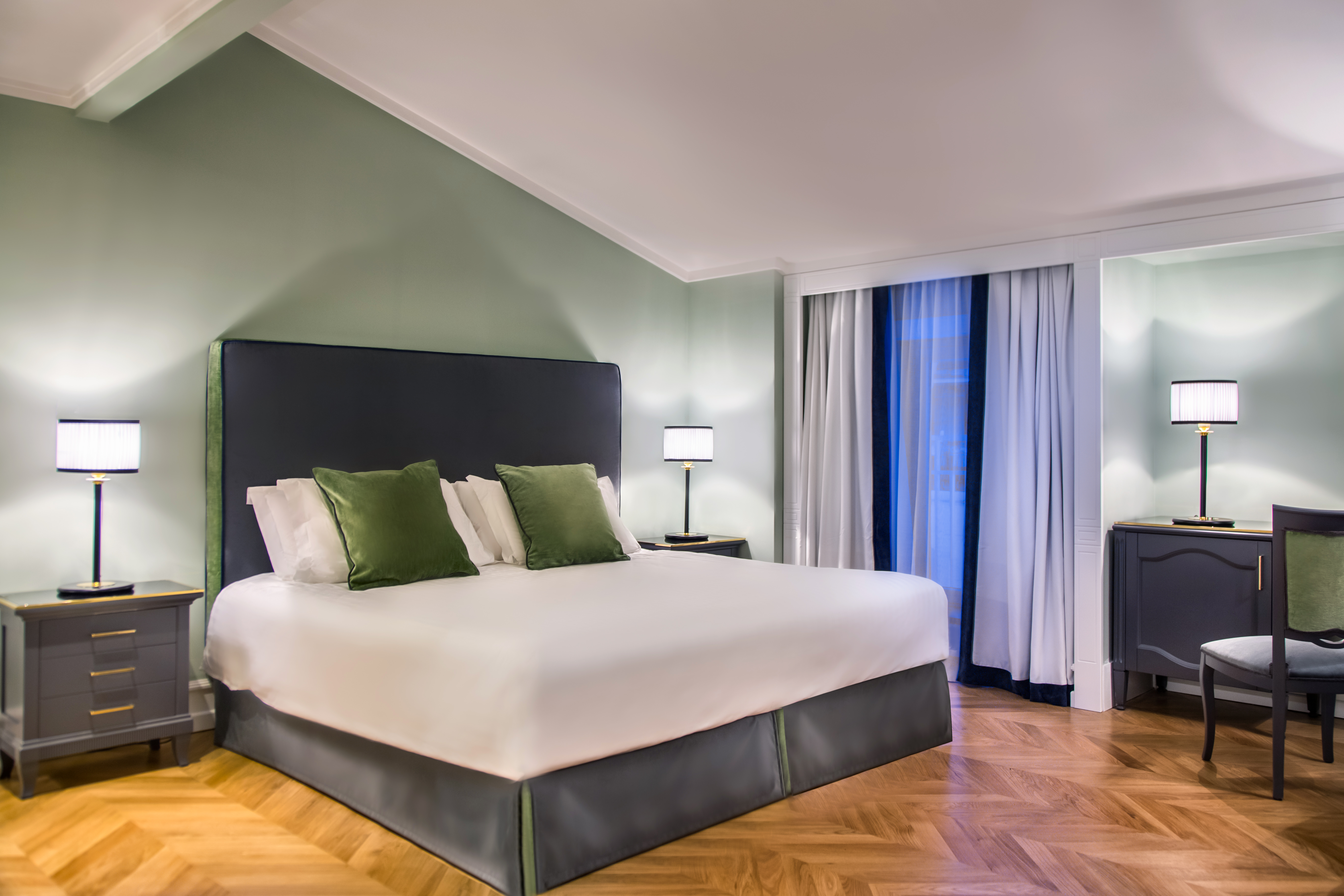 CLASSIC, DOUBLE OR TWIN BED