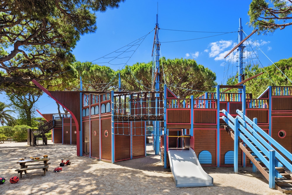 Pine Cliffs Suites 38/50