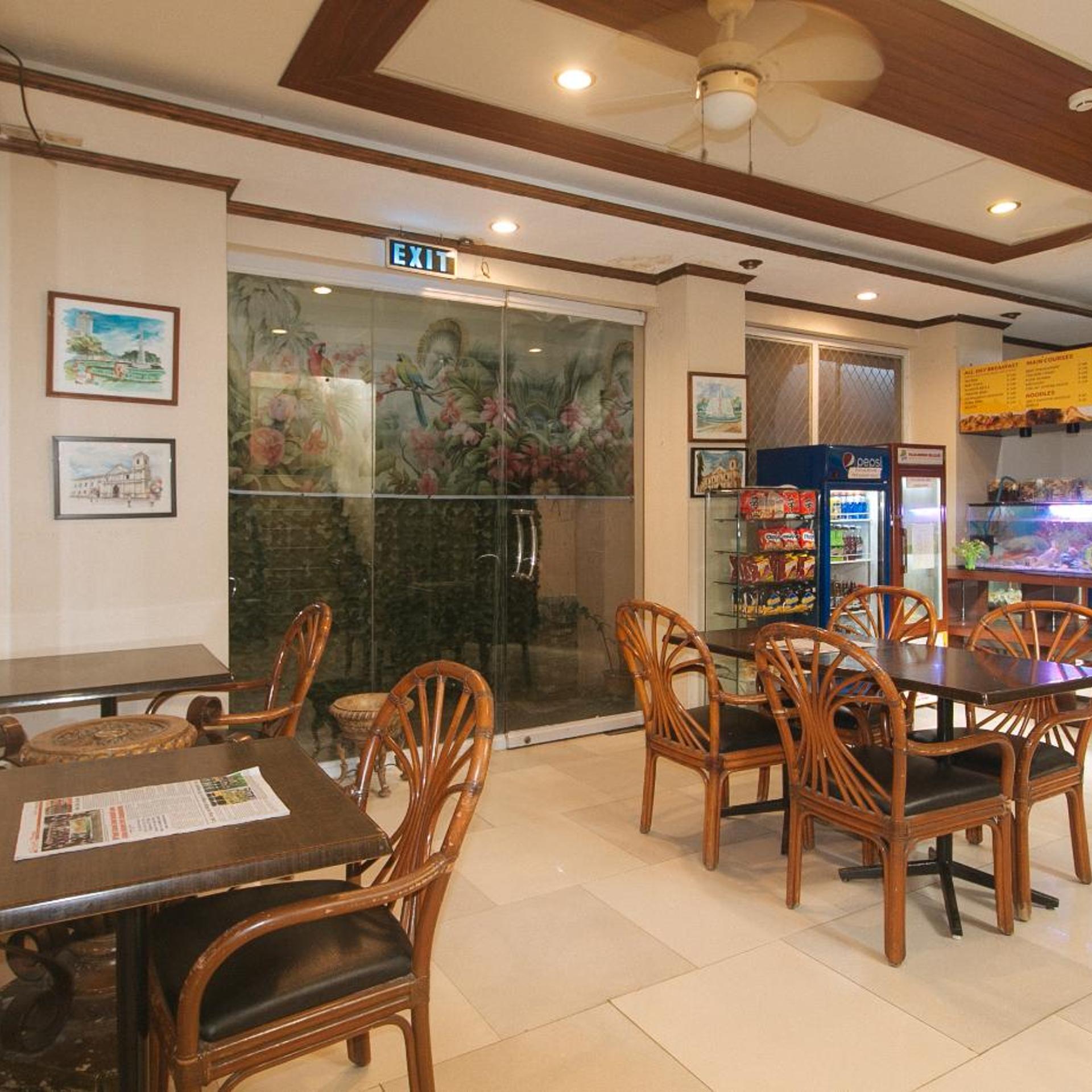 Reddoorz near Landers Superstore Cebu City 39/50
