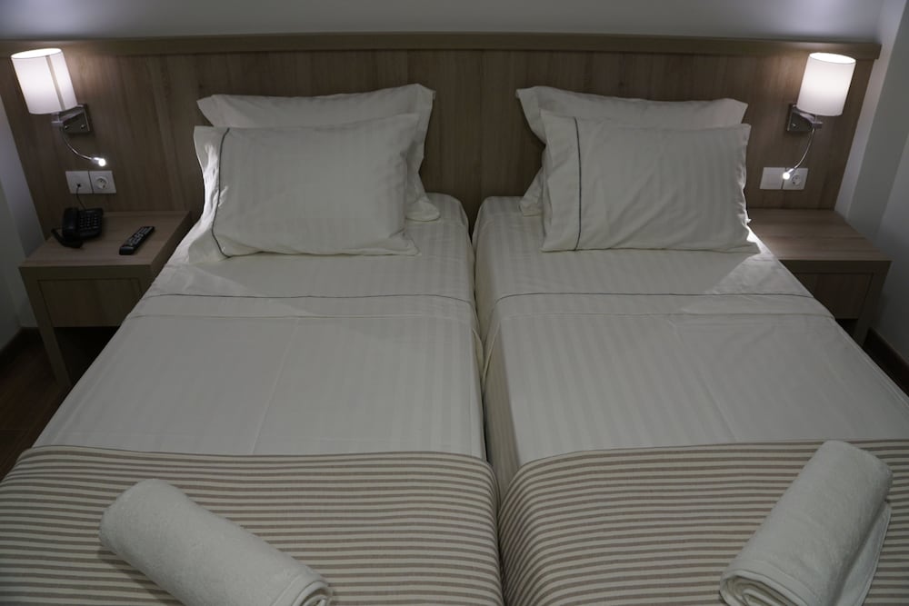 Piraeus Port Hotel 31/34
