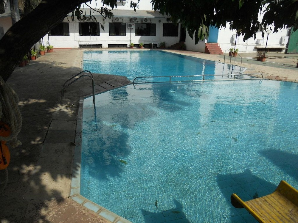 Quality Inn Regency Nasik 5/66