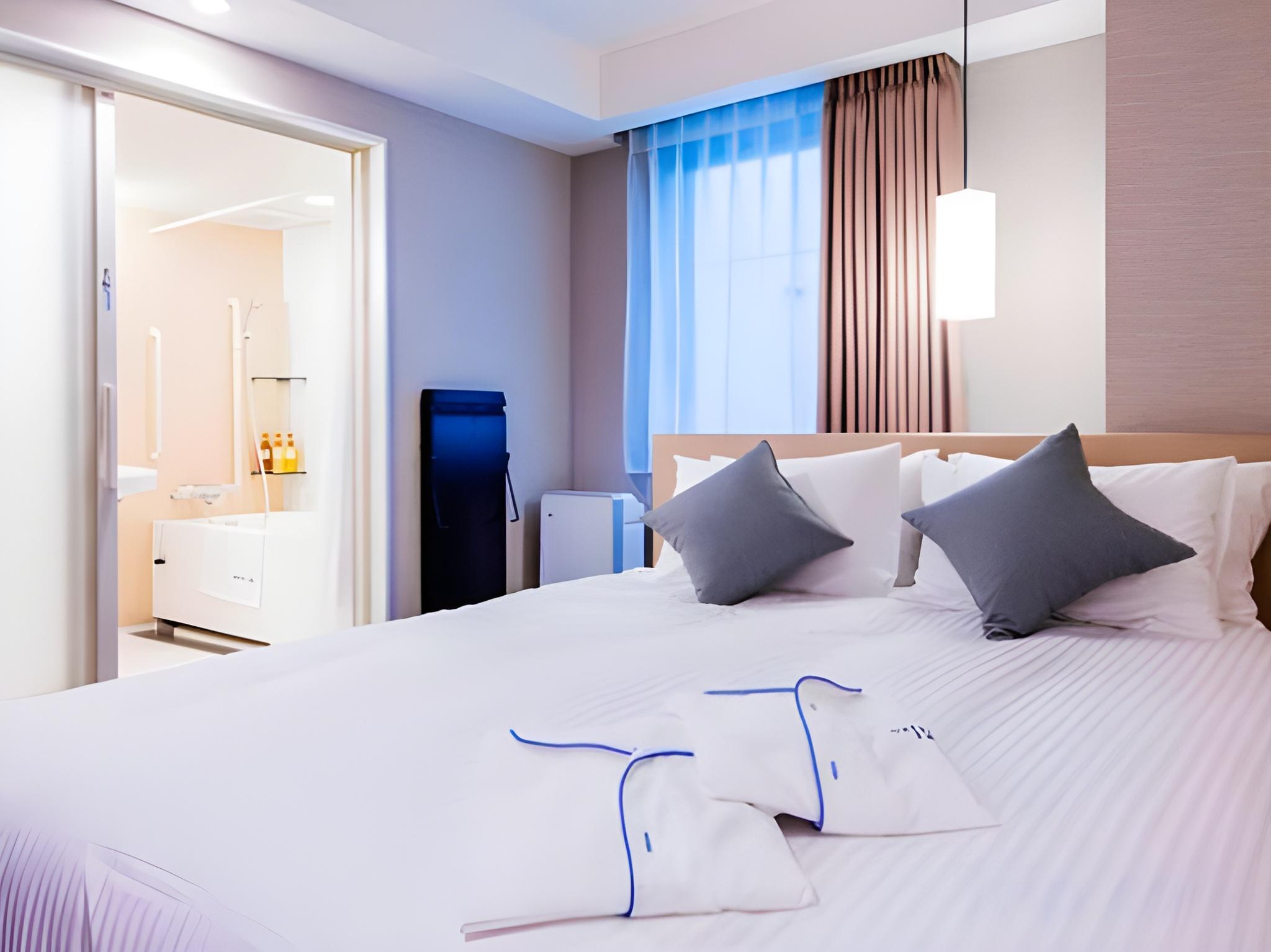 Universal, Double Bed