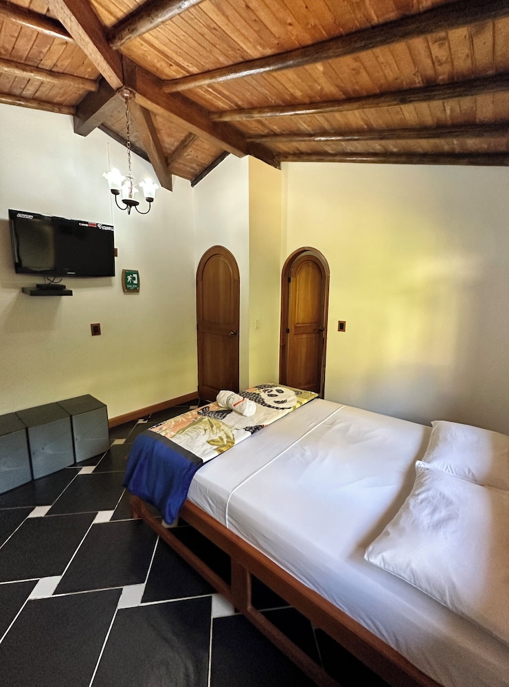 Hotel Casa Linda Guatape 1/32