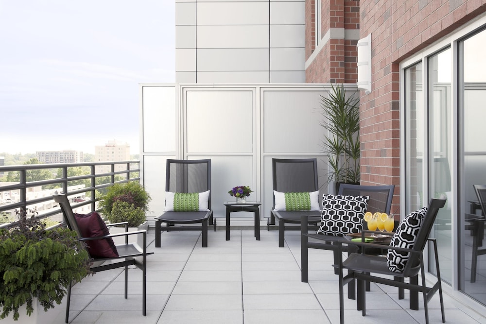HYATT house Charlotte/Center City 41/58