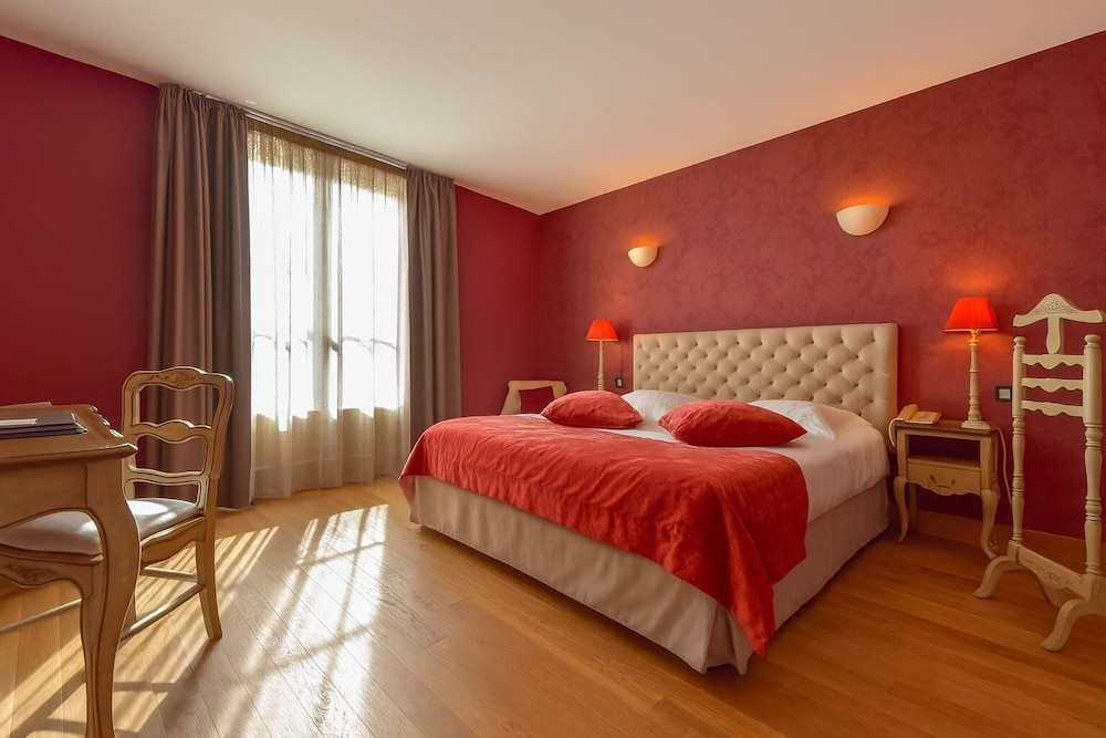 HOTEL GOLF CHATEAU DE CHAILLY 11/49