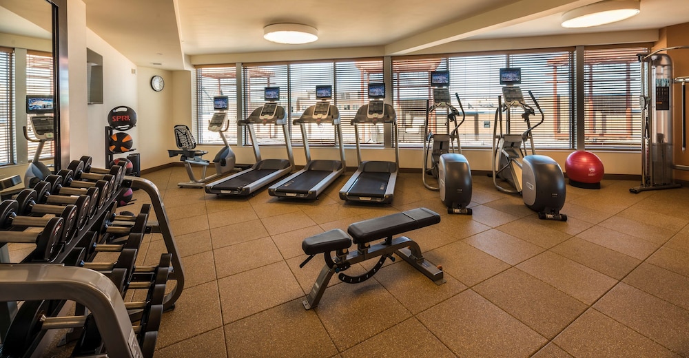 Hilton Garden Inn Alexandria Old Town National Harbor 17/52